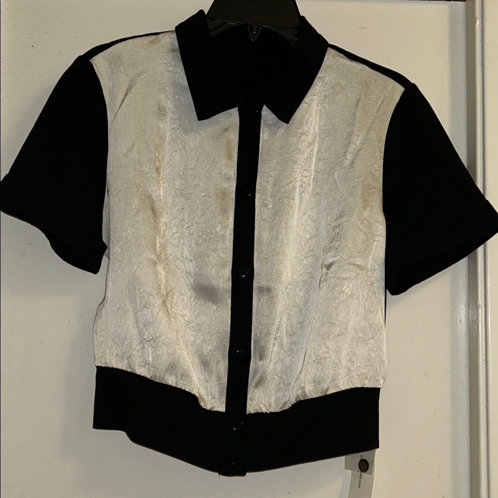 Commense Black and White Short Sleeve Button-Up Shirt
Ptp:20”